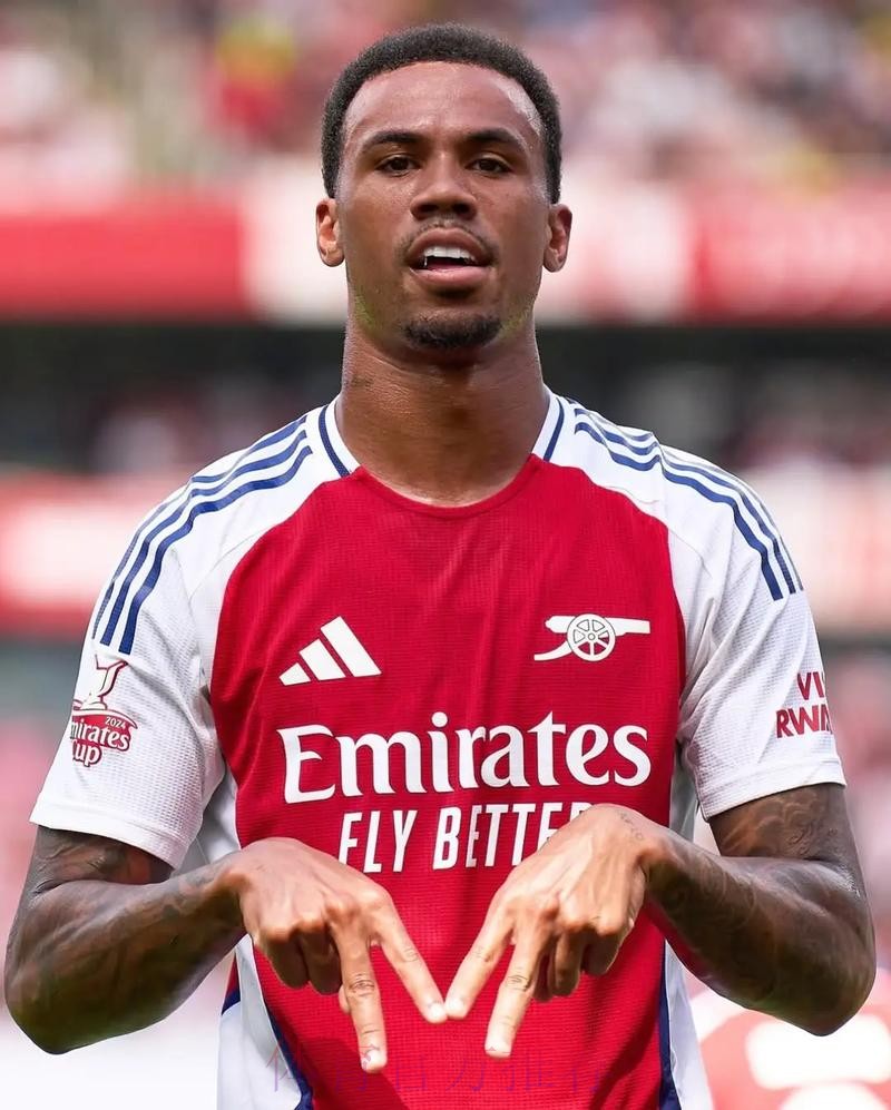 邮报:皇马想买加布里埃尔 但球员在阿森纳很开心